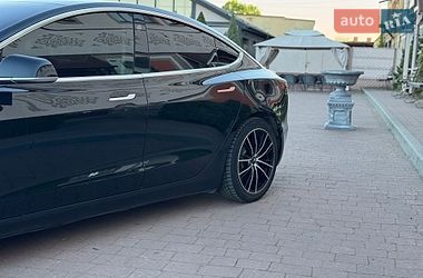 Седан Tesla Model 3 2019 в Стрые