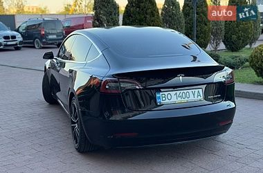 Седан Tesla Model 3 2019 в Стрые
