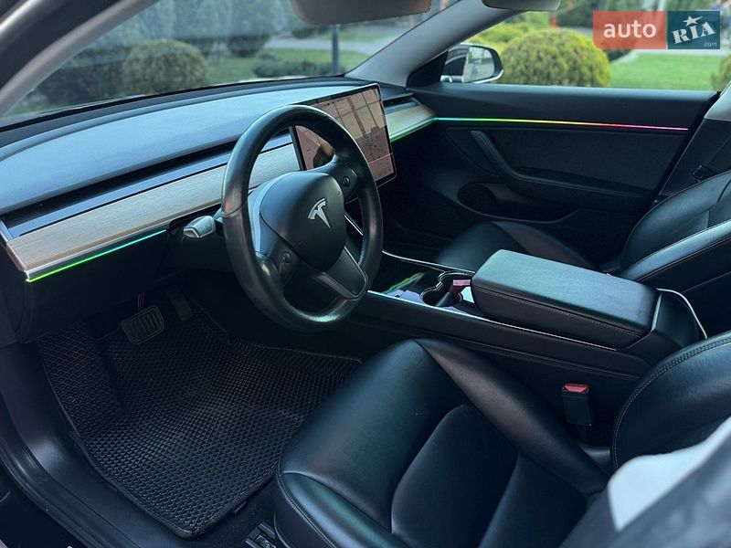 Седан Tesla Model 3 2019 в Стрые