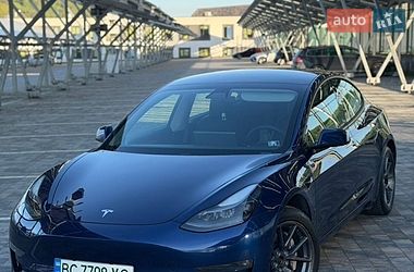 Седан Tesla Model 3 2021 в Львові