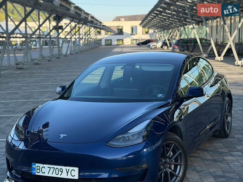 Tesla Model 3 2021