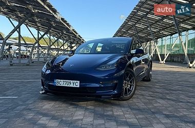 Седан Tesla Model 3 2021 в Львові