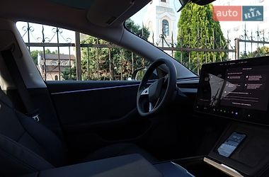 Седан Tesla Model 3 2024 в Львове