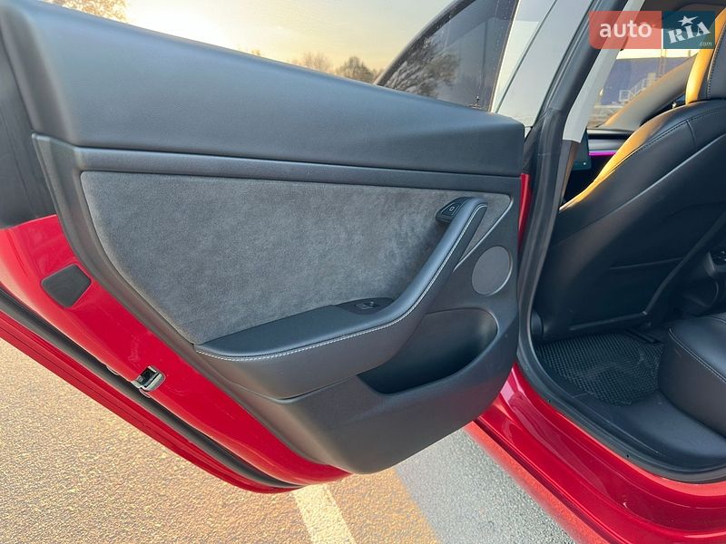 Седан Tesla Model 3 2022 в Дніпрі