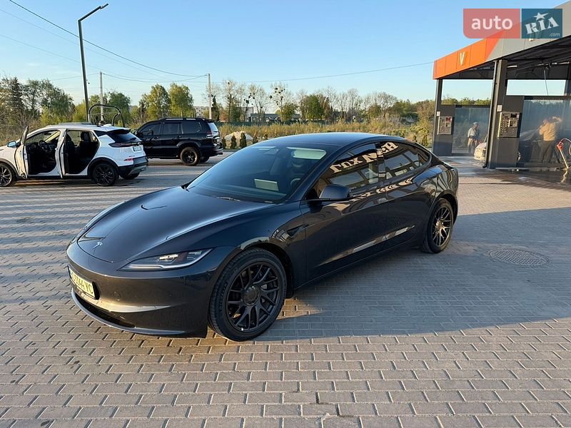 Седан Tesla Model 3 2024 в Золочеве