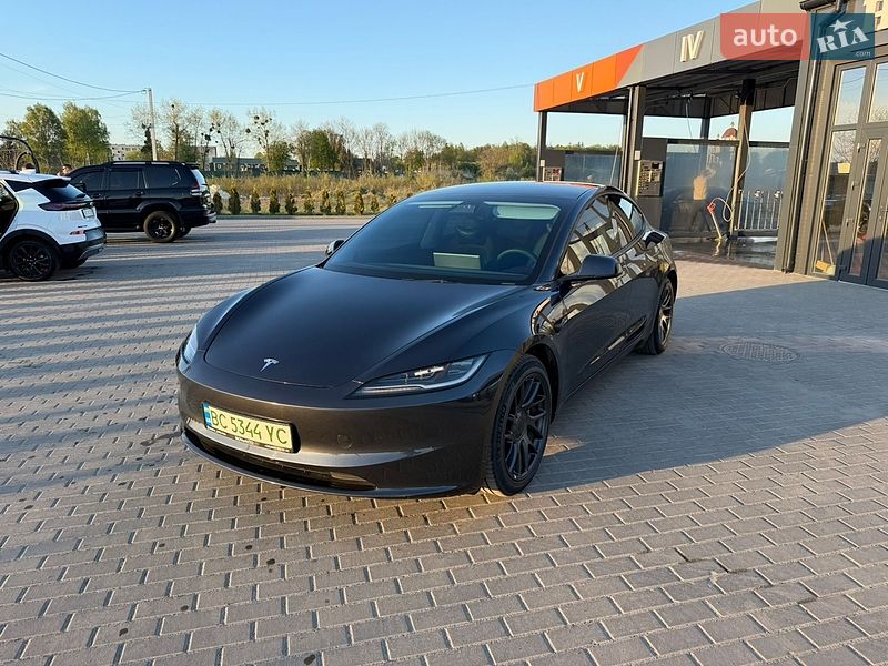 Седан Tesla Model 3 2024 в Золочеве