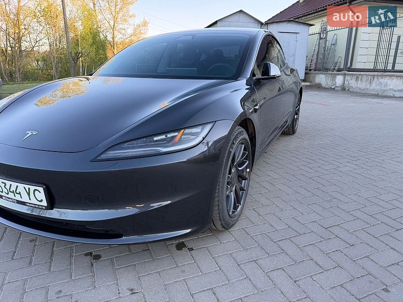 Седан Tesla Model 3 2024 в Золочеве