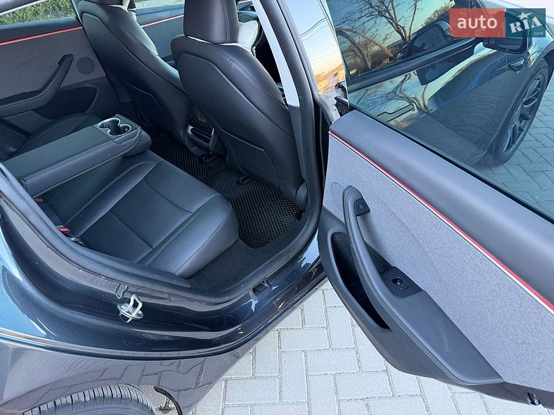 Седан Tesla Model 3 2024 в Золочеве
