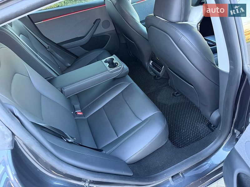 Седан Tesla Model 3 2024 в Золочеве