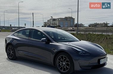 Седан Tesla Model 3 2021 в Львове
