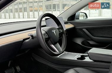 Седан Tesla Model 3 2021 в Львове
