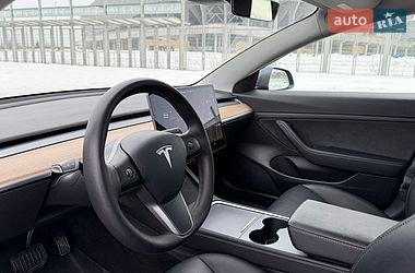 Седан Tesla Model 3 2021 в Львове