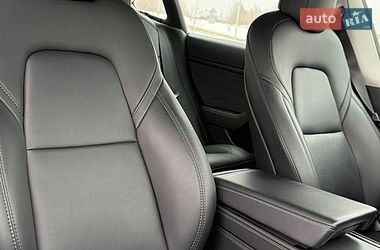 Седан Tesla Model 3 2021 в Львове