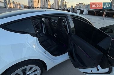 Седан Tesla Model 3 2021 в Киеве