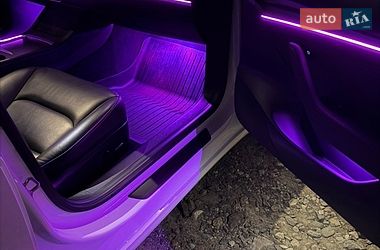 Седан Tesla Model 3 2021 в Киеве