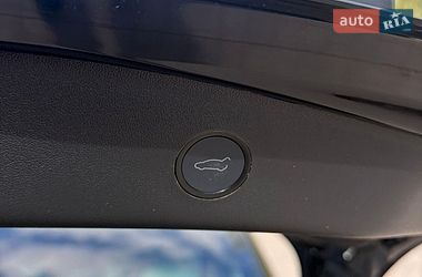 Седан Tesla Model 3 2023 в Ровно