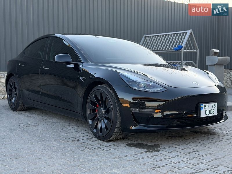 Седан Tesla Model 3 2022 в Тернополі