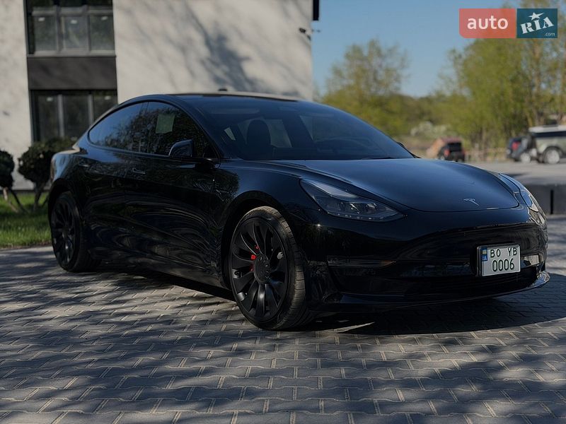 Седан Tesla Model 3 2022 в Тернополі
