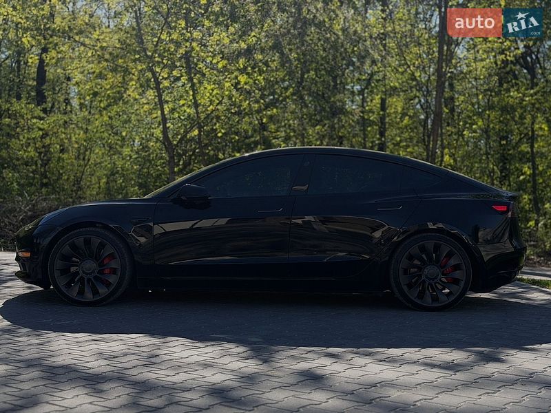 Седан Tesla Model 3 2022 в Тернополі