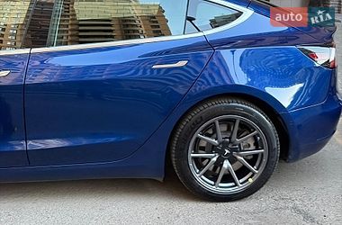 Седан Tesla Model 3 2019 в Киеве