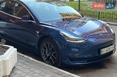 Седан Tesla Model 3 2019 в Киеве