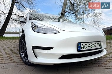 Седан Tesla Model 3 2020 в Киеве