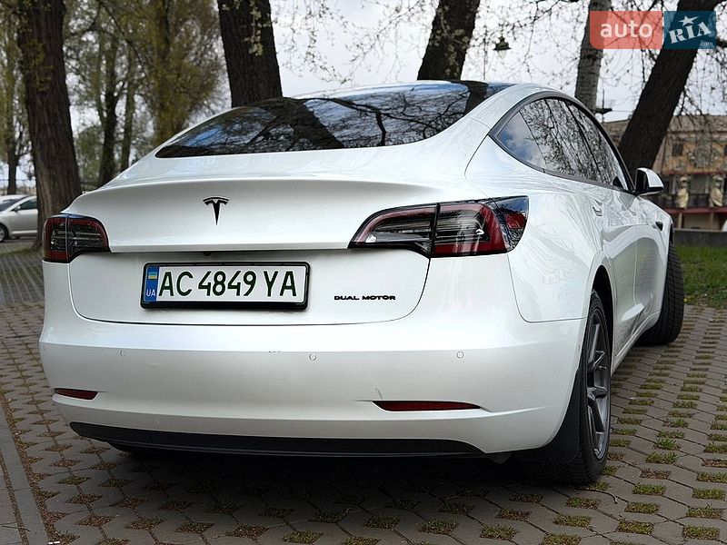 Седан Tesla Model 3 2020 в Киеве