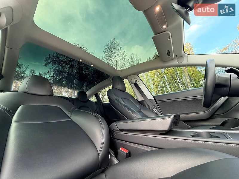 Седан Tesla Model 3 2020 в Киеве