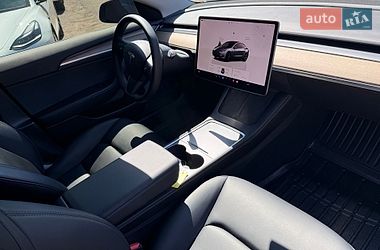 Седан Tesla Model 3 2022 в Киеве