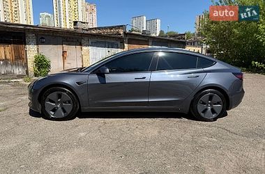 Седан Tesla Model 3 2022 в Киеве