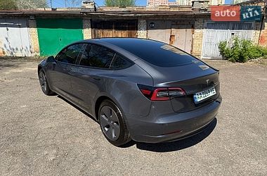 Седан Tesla Model 3 2022 в Киеве