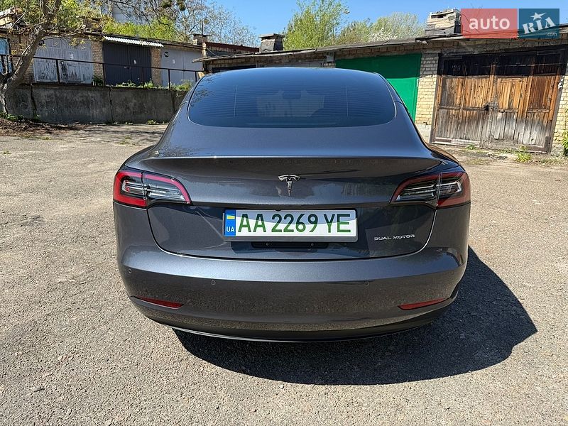 Седан Tesla Model 3 2022 в Киеве