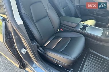 Седан Tesla Model 3 2022 в Киеве