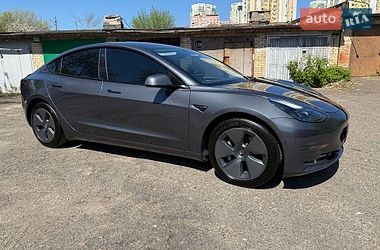 Седан Tesla Model 3 2022 в Киеве