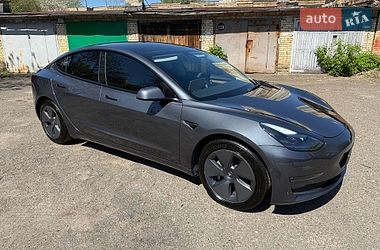 Седан Tesla Model 3 2022 в Киеве