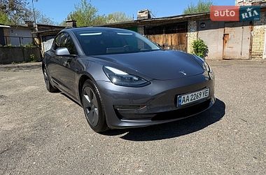 Седан Tesla Model 3 2022 в Киеве