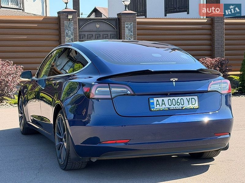 Седан Tesla Model 3 2017 в Борисполе