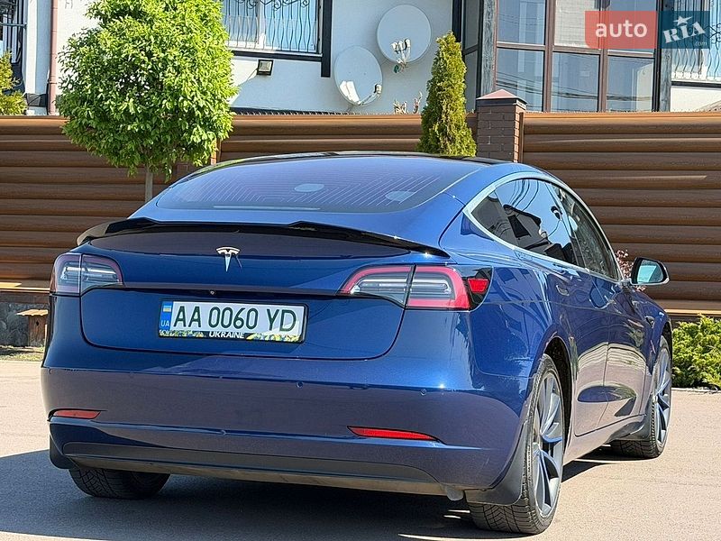 Седан Tesla Model 3 2017 в Борисполе