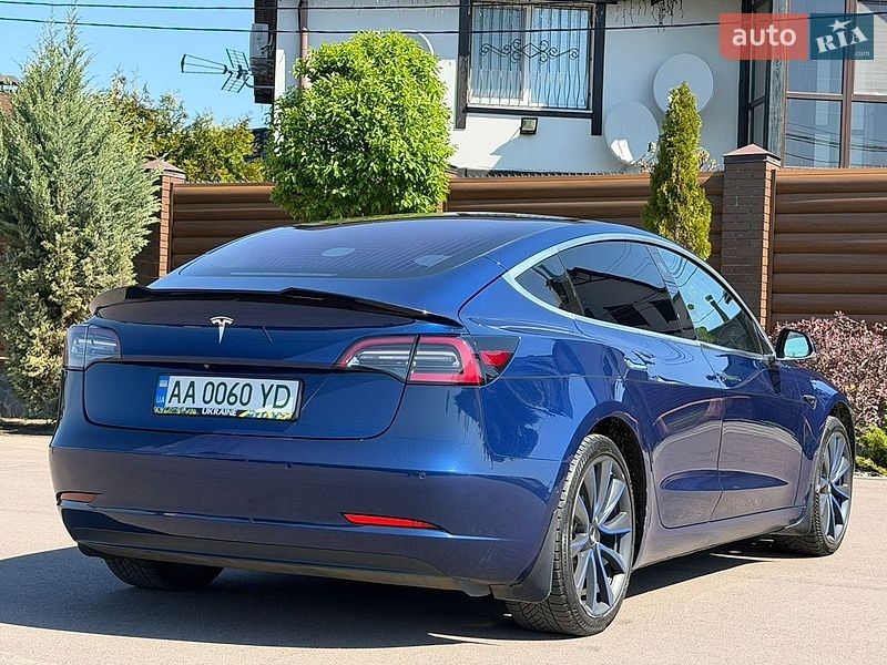 Седан Tesla Model 3 2017 в Борисполе