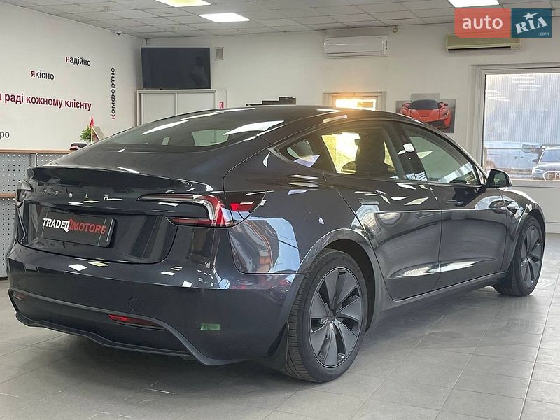 Седан Tesla Model 3 2024 в Киеве