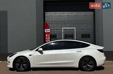 Седан Tesla Model 3 2020 в Києві