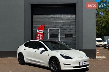 Седан Tesla Model 3 2020 в Києві