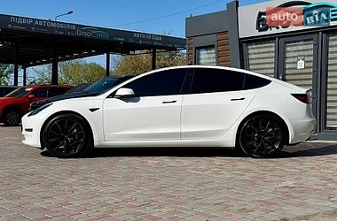 Седан Tesla Model 3 2021 в Виннице