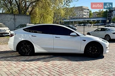 Седан Tesla Model 3 2021 в Виннице