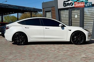 Седан Tesla Model 3 2021 в Виннице