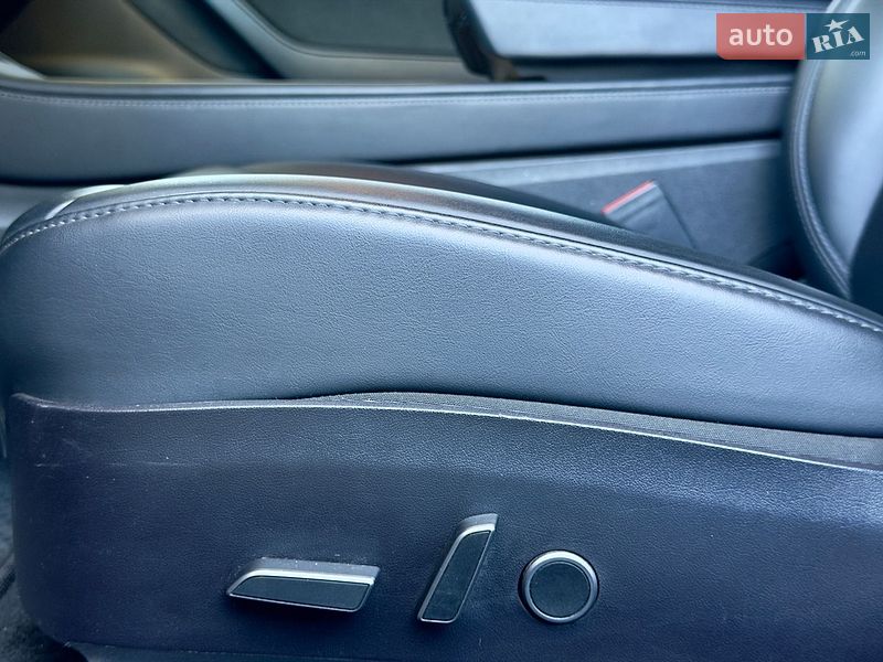 Седан Tesla Model 3 2021 в Виннице