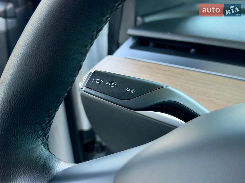 Седан Tesla Model 3 2021 в Виннице