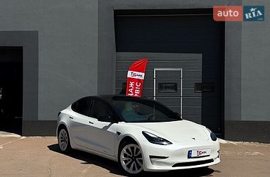 Седан Tesla Model 3 2022 в Києві
