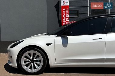 Седан Tesla Model 3 2022 в Киеве