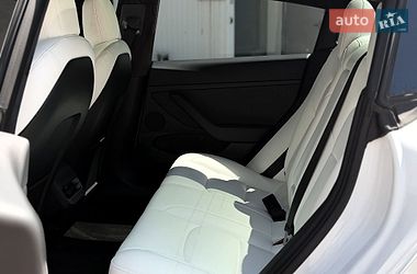 Седан Tesla Model 3 2022 в Киеве